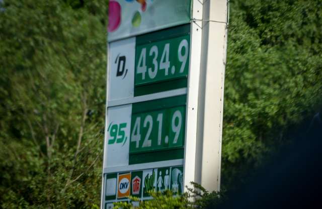 Ismétel a MOL: pénteken tovább csökkennek az üzemanyagárak