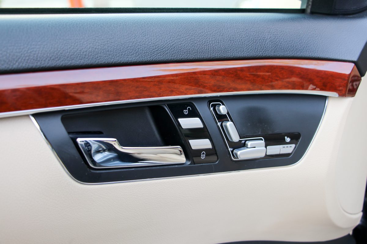 MERCEDES-BENZ S 320