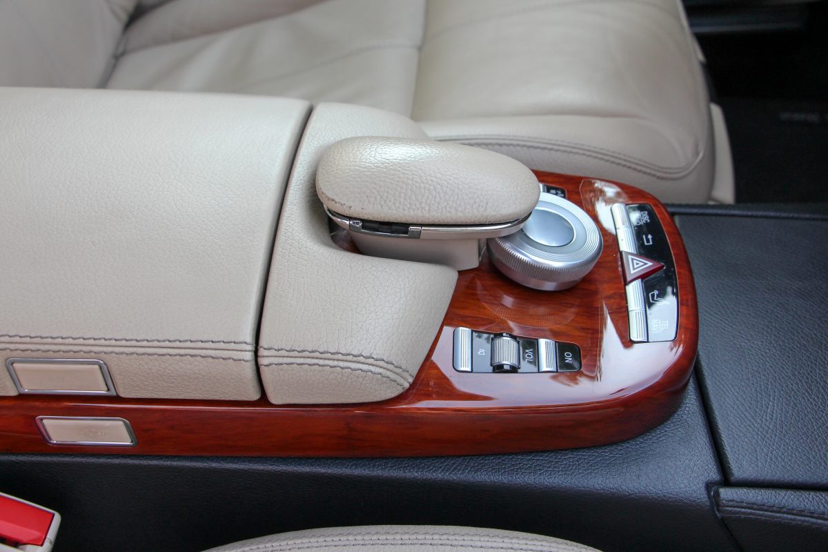 MERCEDES-BENZ S 320