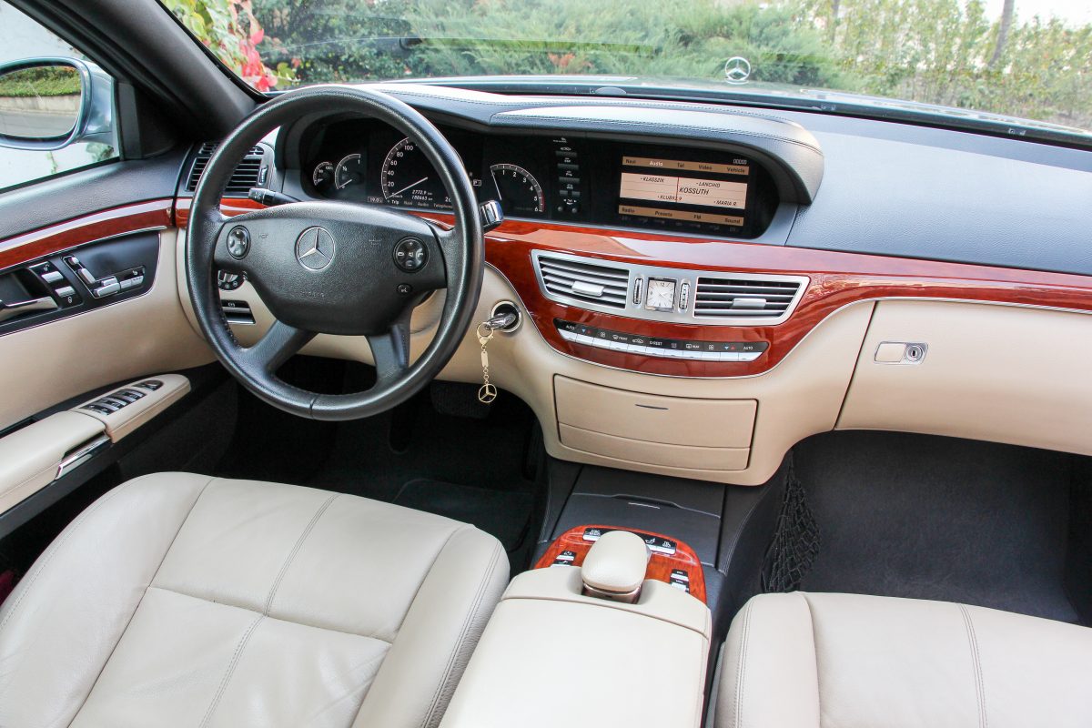 MERCEDES-BENZ S 320