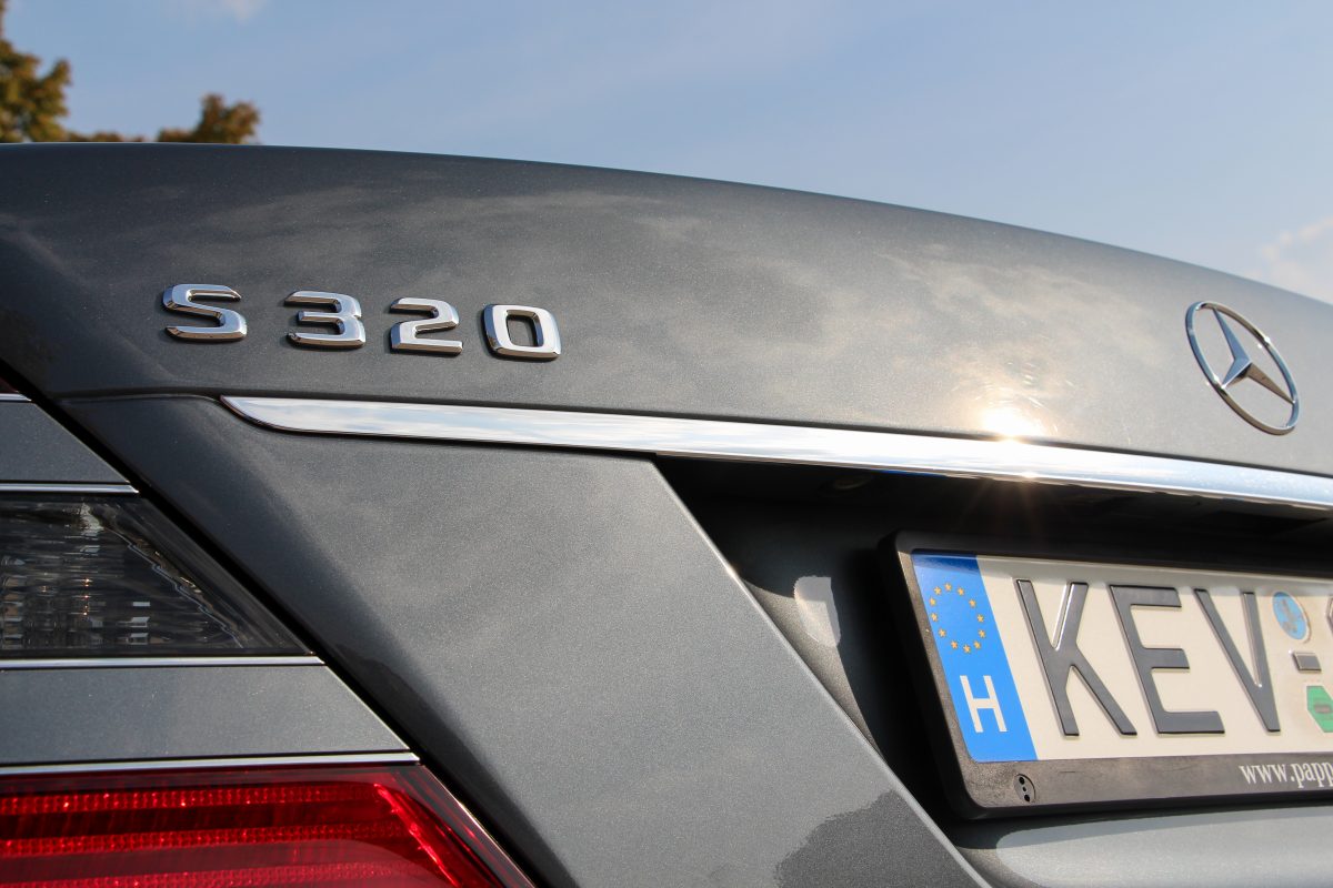 MERCEDES-BENZ S 320