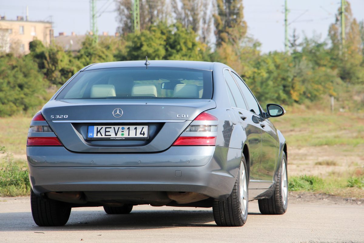 MERCEDES-BENZ S 320