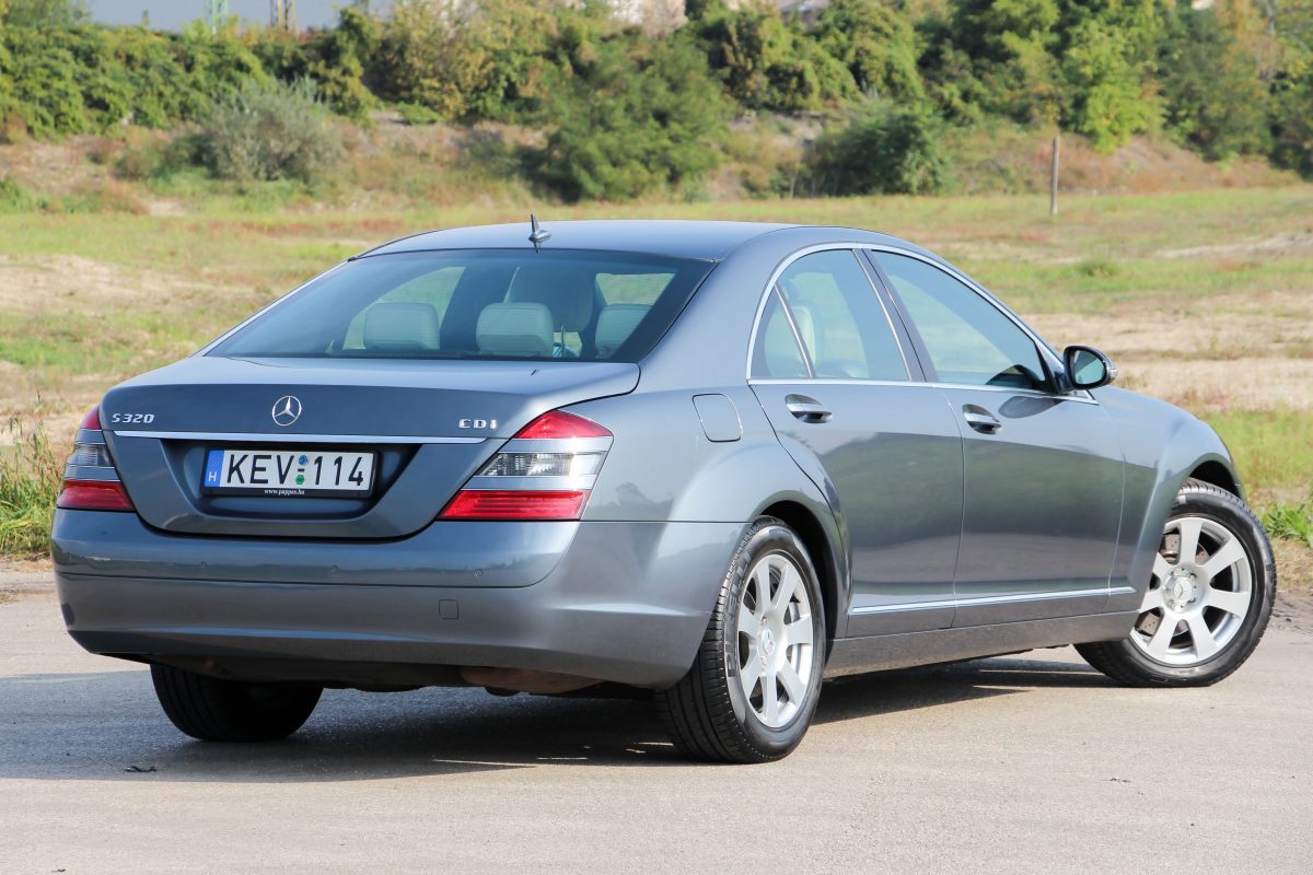 MERCEDES-BENZ S 320