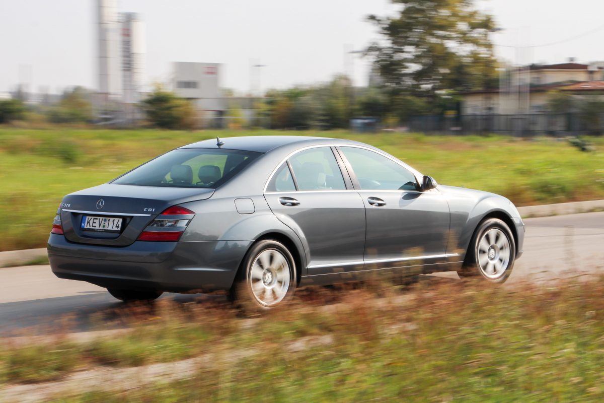 MERCEDES-BENZ S 320