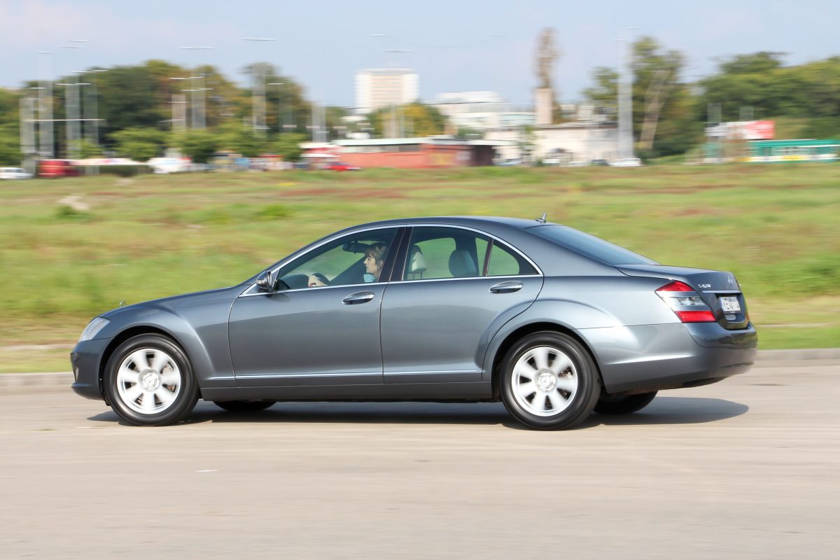 MERCEDES-BENZ S 320