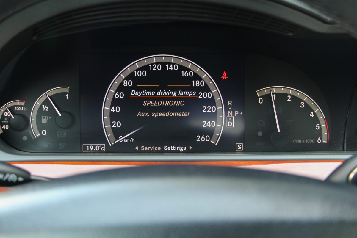 MERCEDES-BENZ S 320