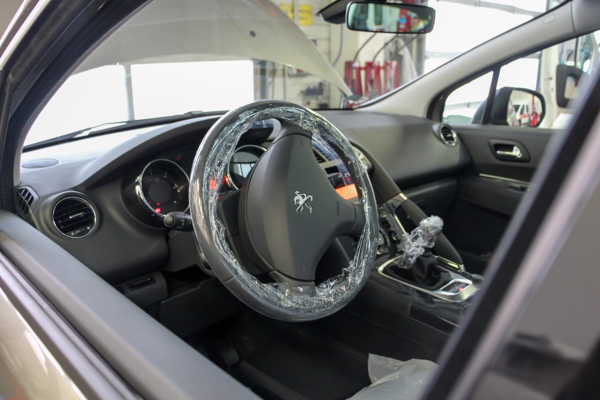 PEUGEOT