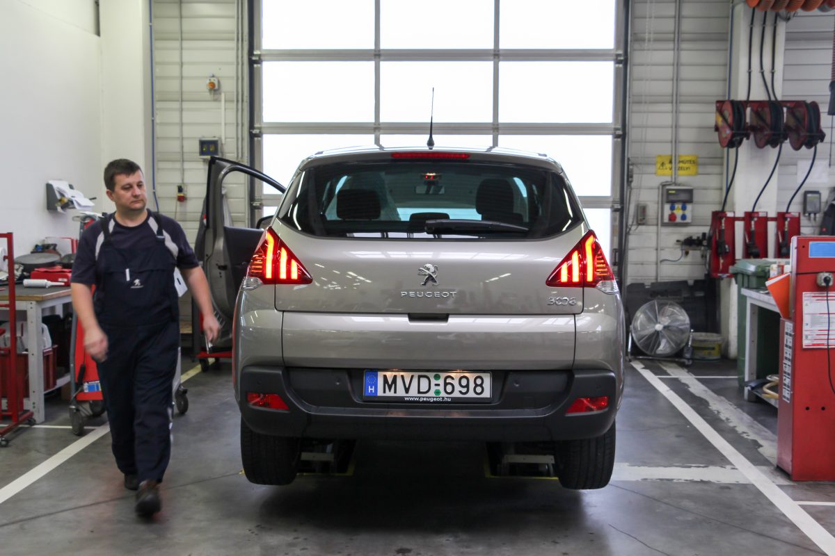 PEUGEOT