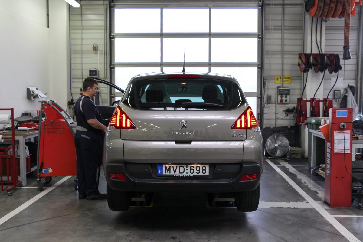PEUGEOT