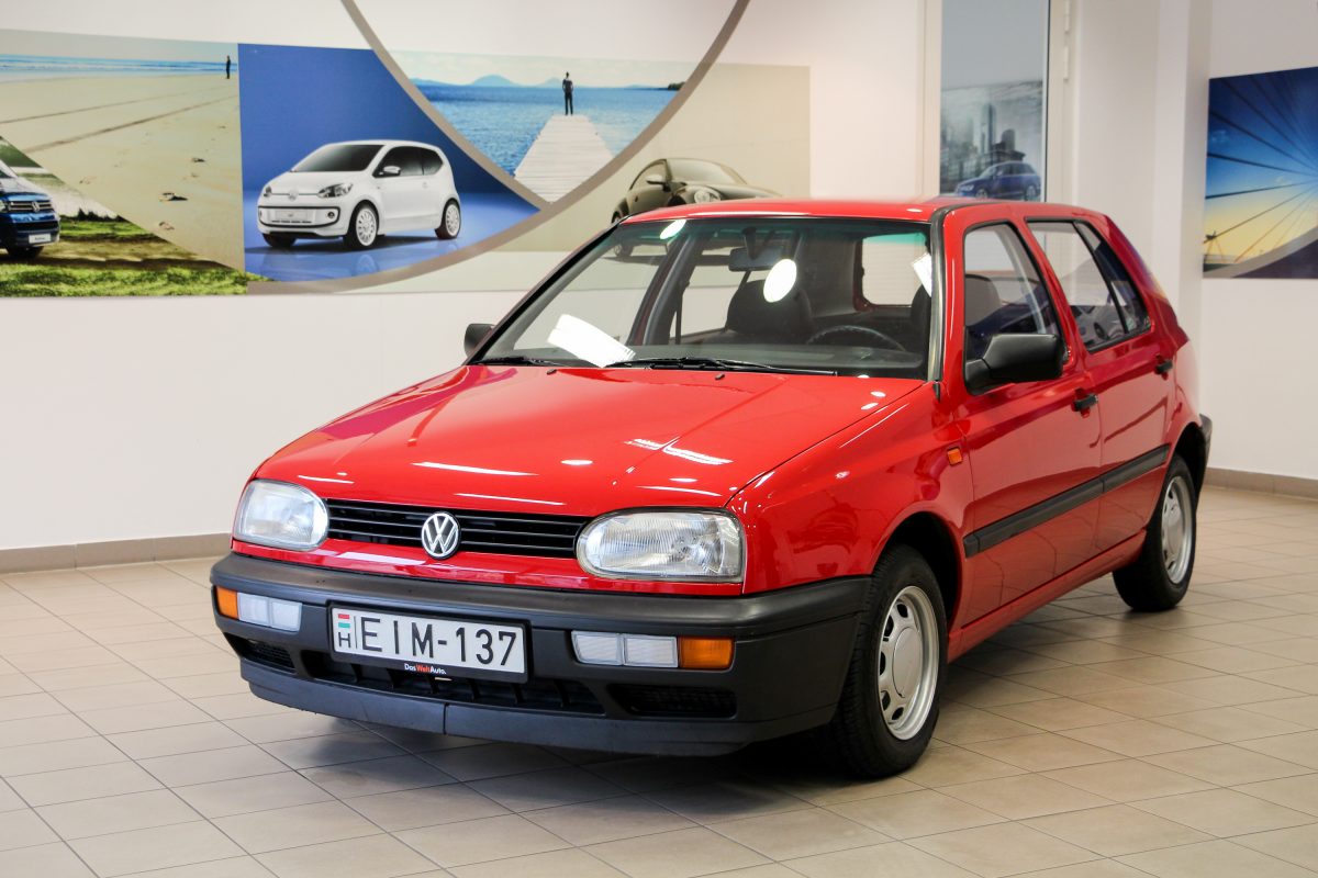 VOLKSWAGEN GOLF