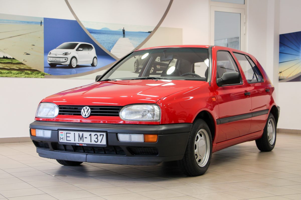 VOLKSWAGEN GOLF