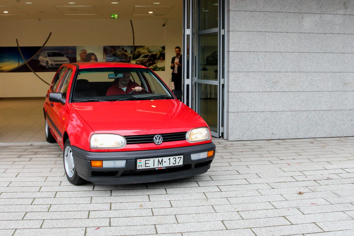 VOLKSWAGEN GOLF