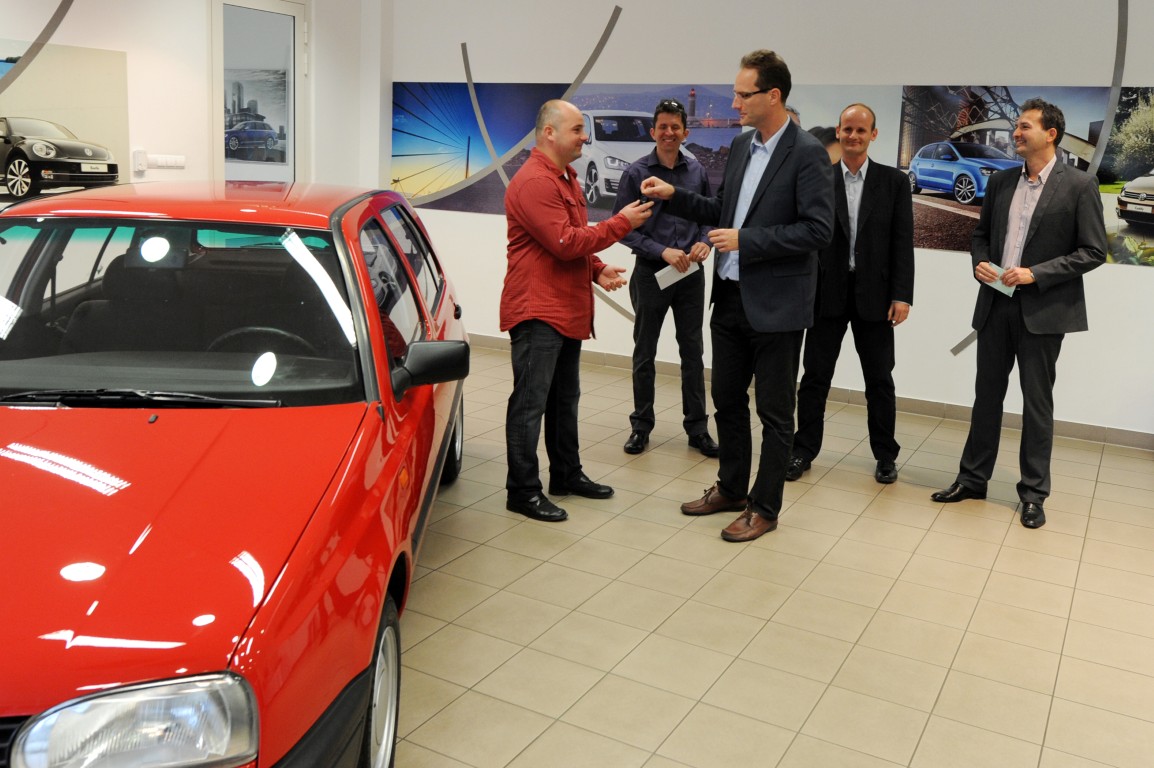 VOLKSWAGEN GOLF