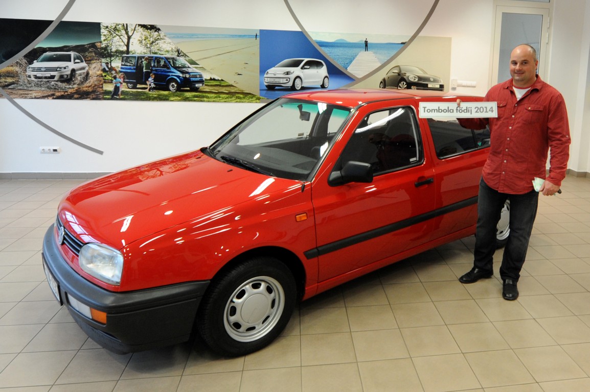 VOLKSWAGEN GOLF