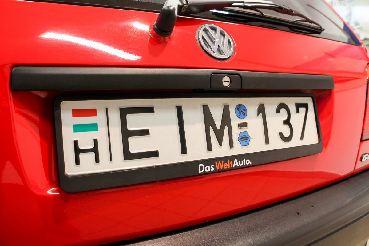 VOLKSWAGEN GOLF