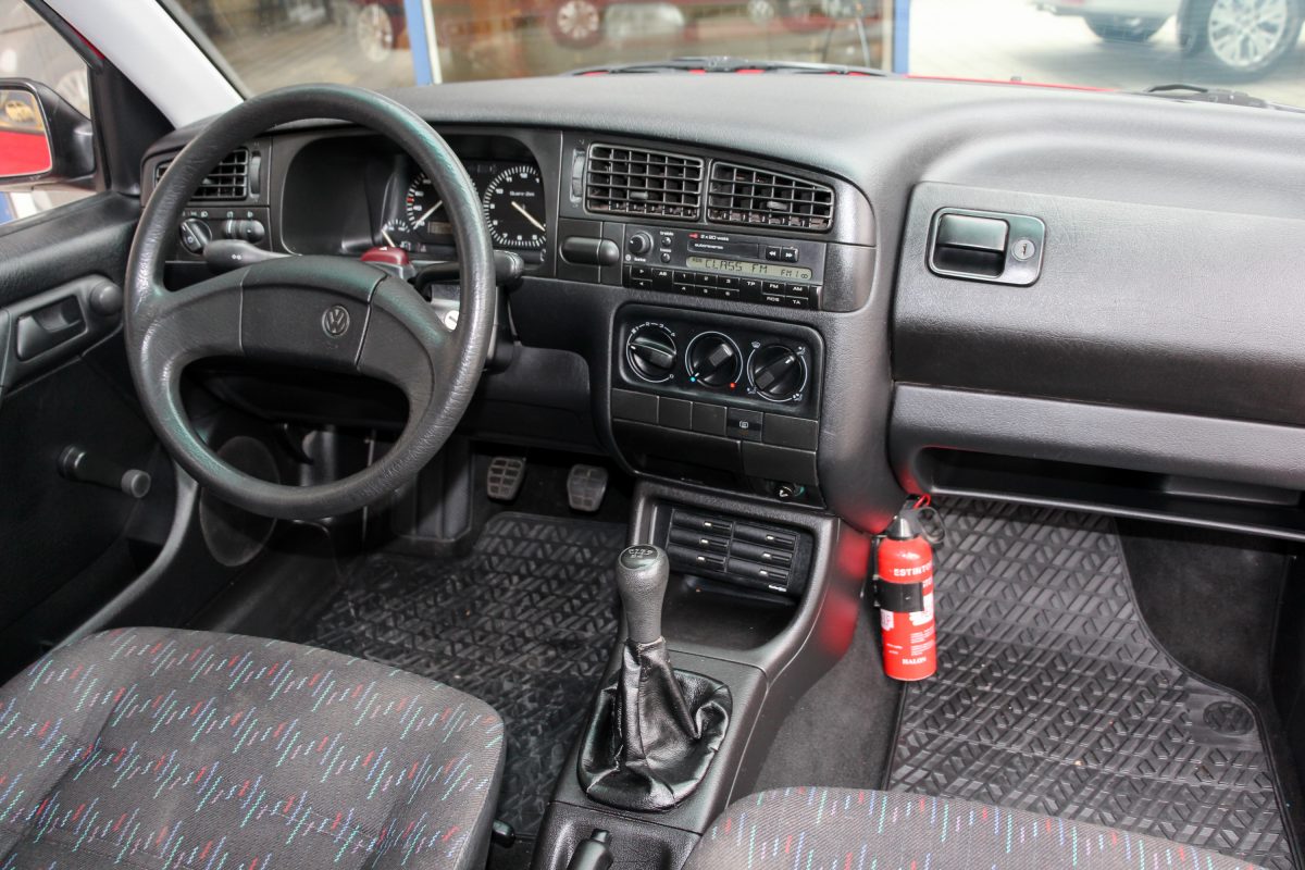 VOLKSWAGEN GOLF