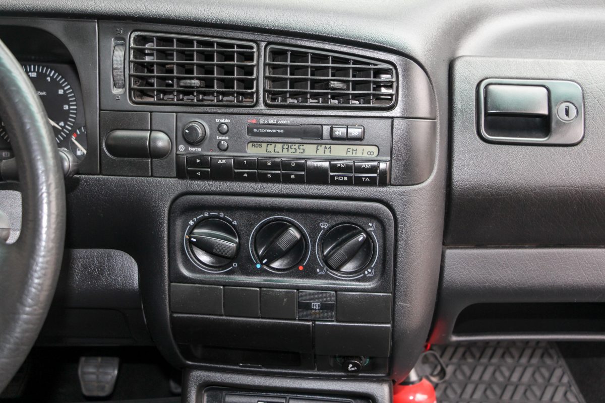 VOLKSWAGEN GOLF