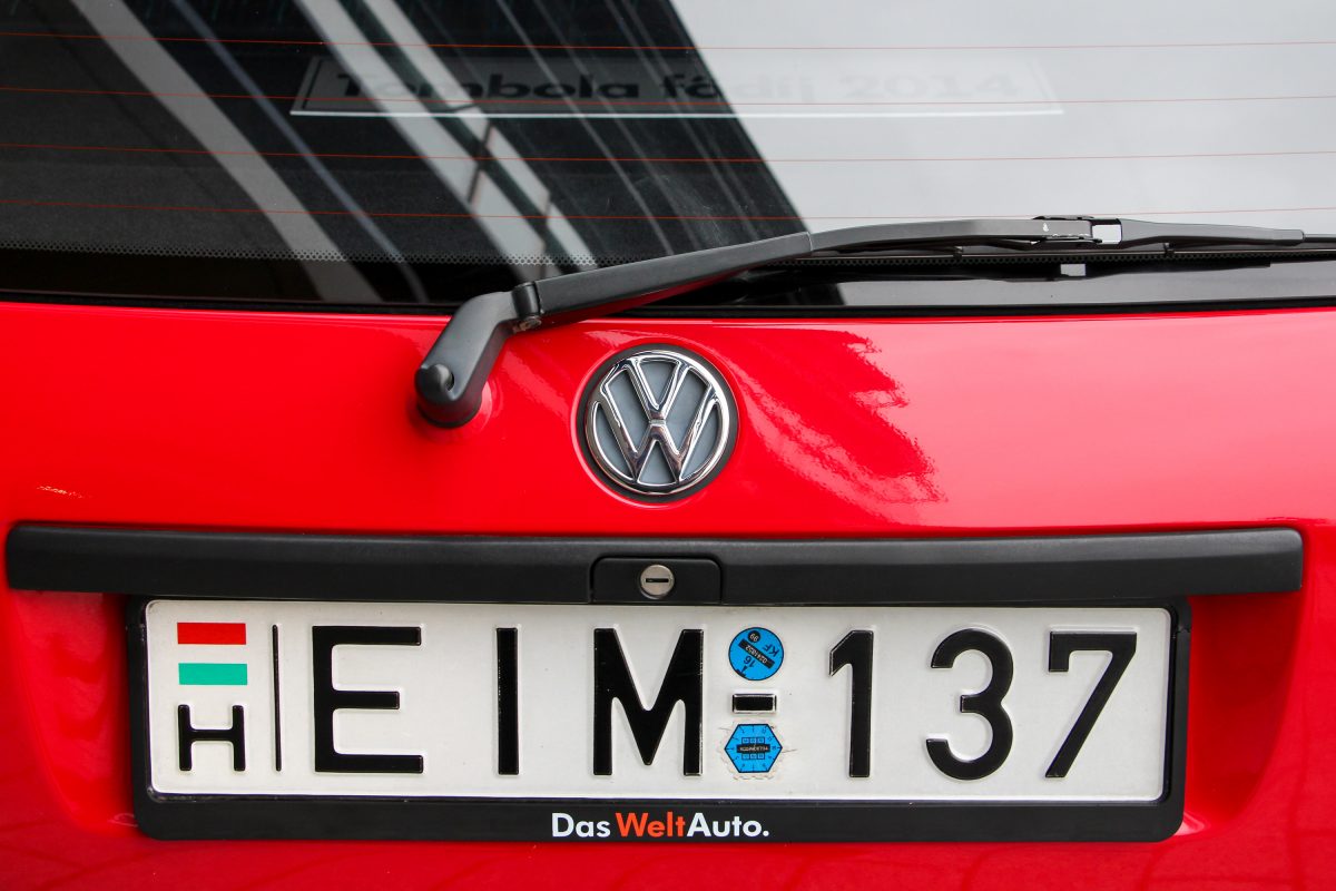 VOLKSWAGEN GOLF