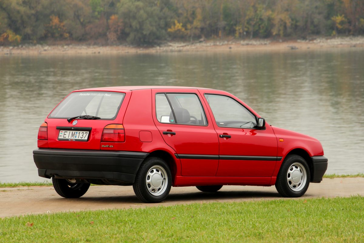 VOLKSWAGEN GOLF