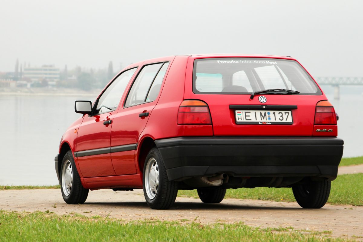 VOLKSWAGEN GOLF