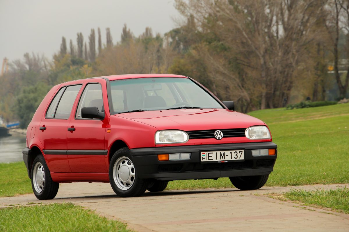 VOLKSWAGEN GOLF