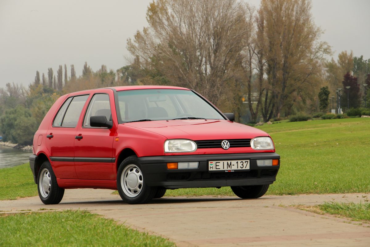 VOLKSWAGEN GOLF