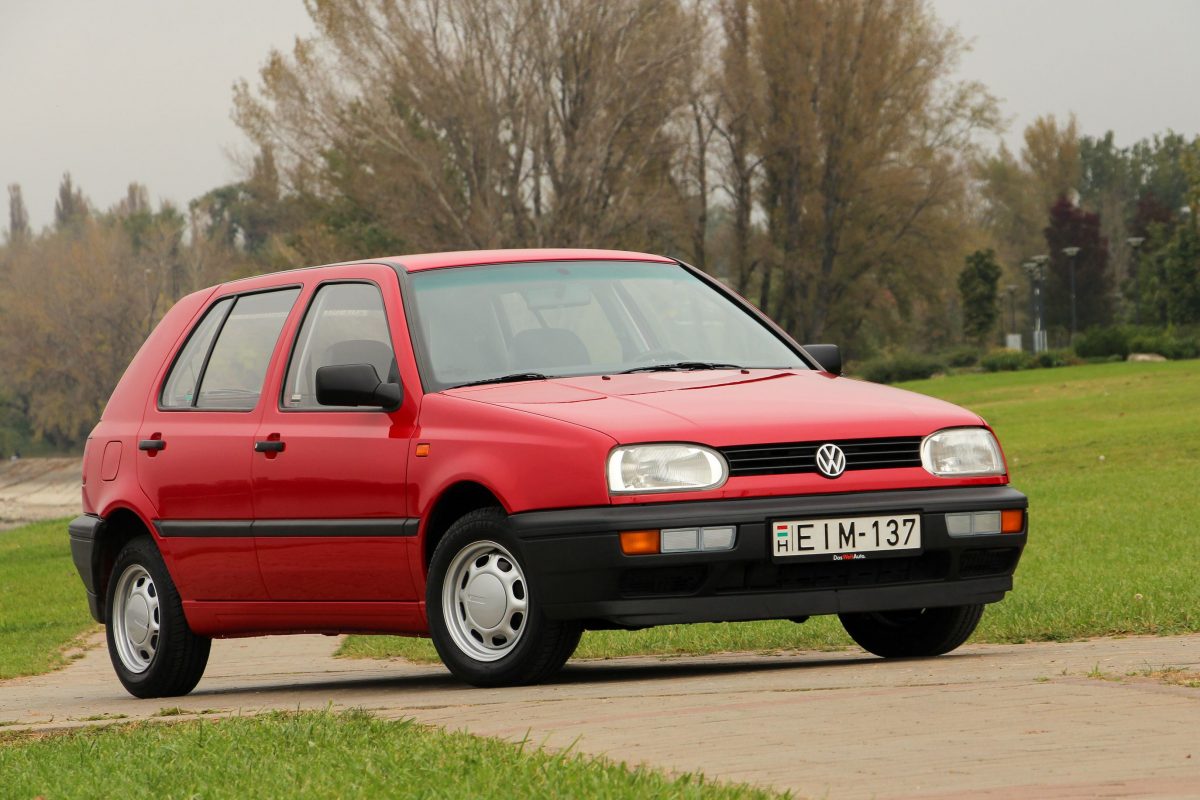 VOLKSWAGEN GOLF