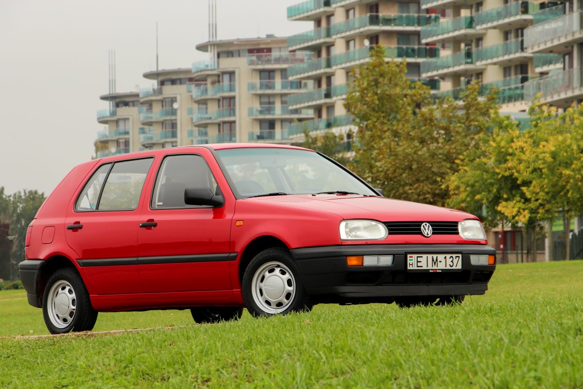VOLKSWAGEN GOLF