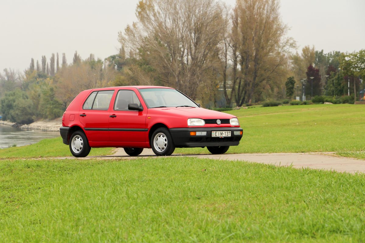 VOLKSWAGEN GOLF