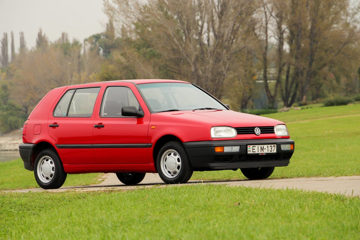 VOLKSWAGEN GOLF
