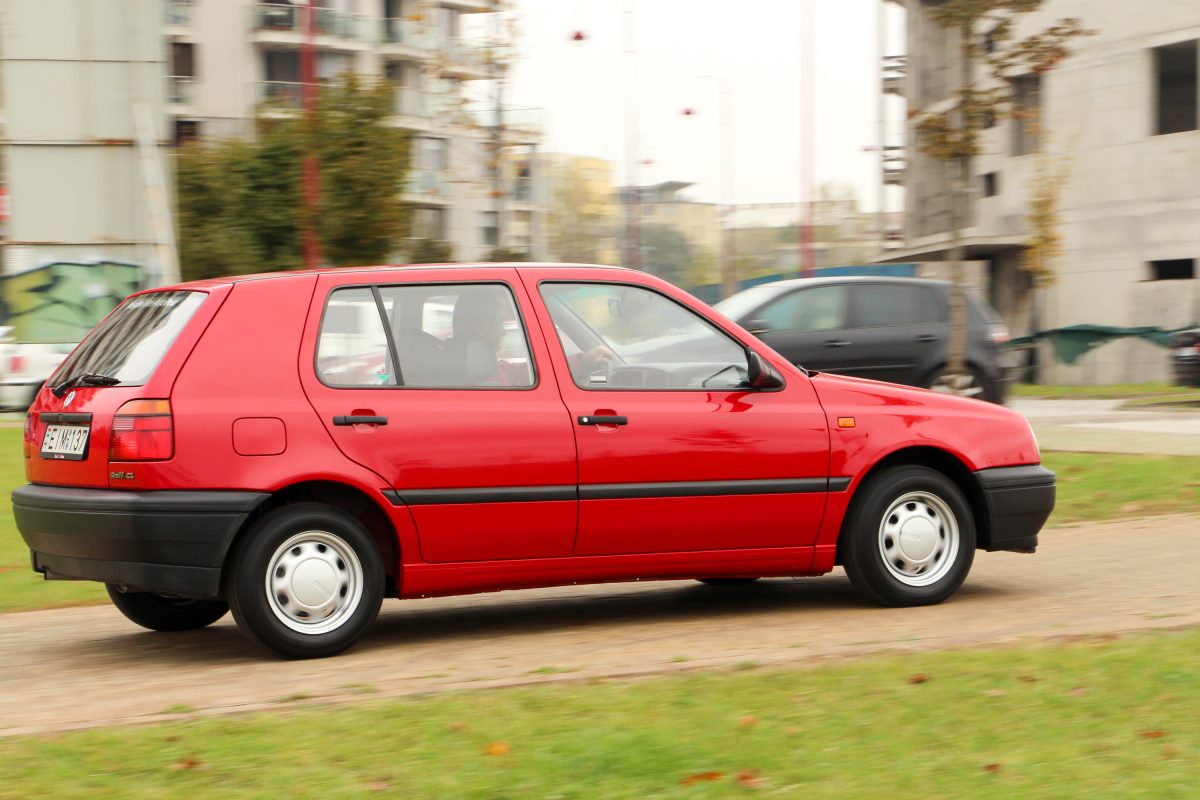 VOLKSWAGEN GOLF