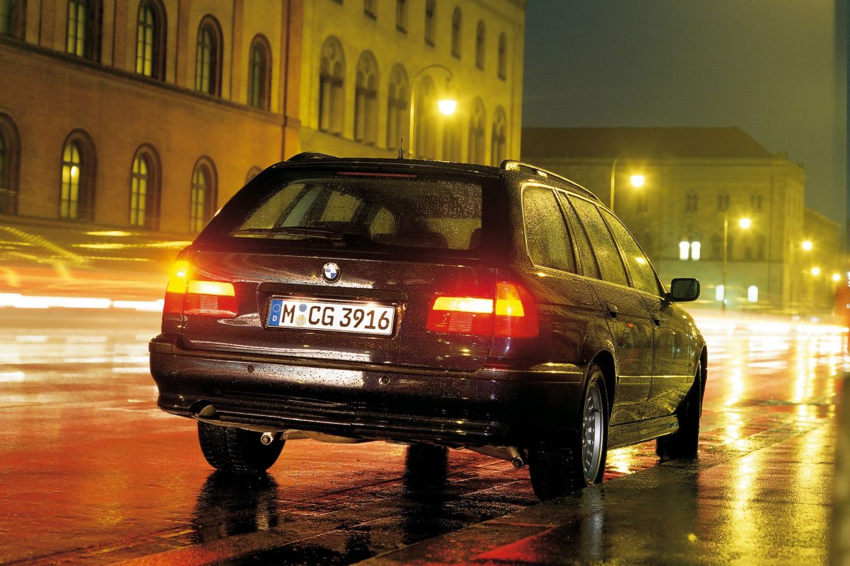 BMW 5-ÖS SOROZAT
