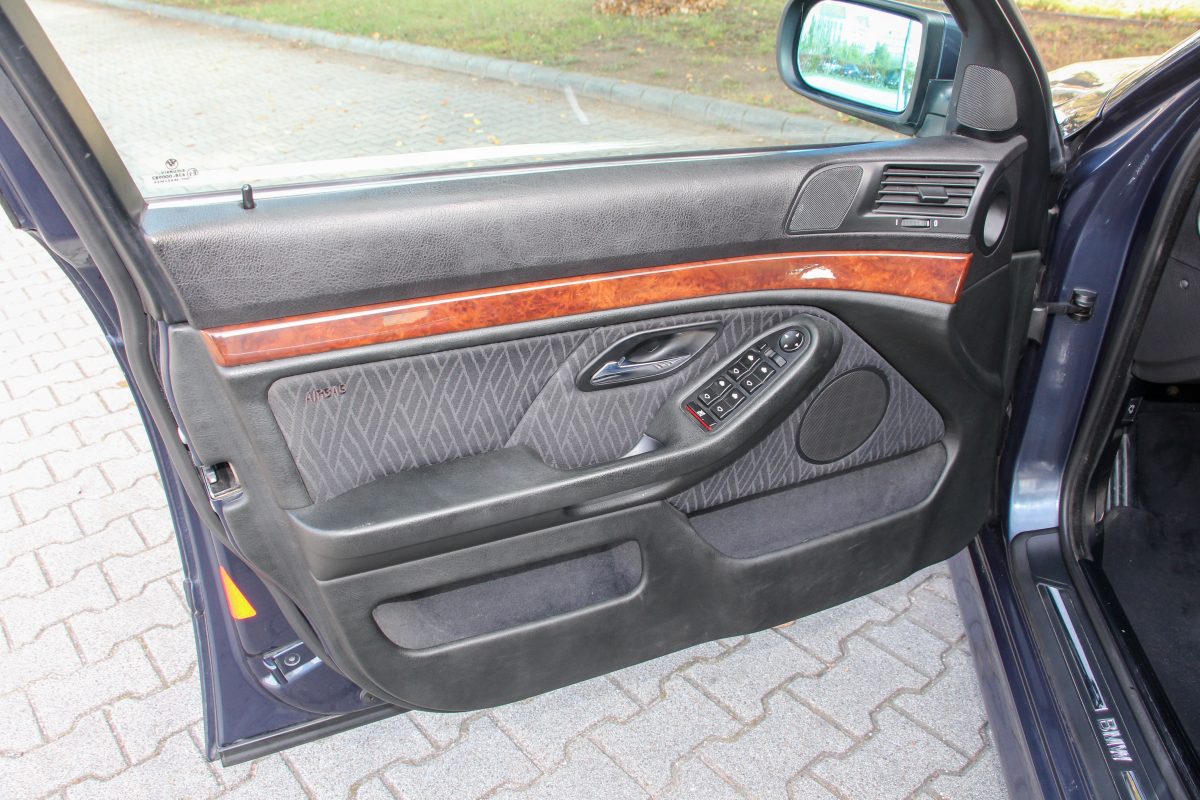 BMW 5-ÖS SOROZAT