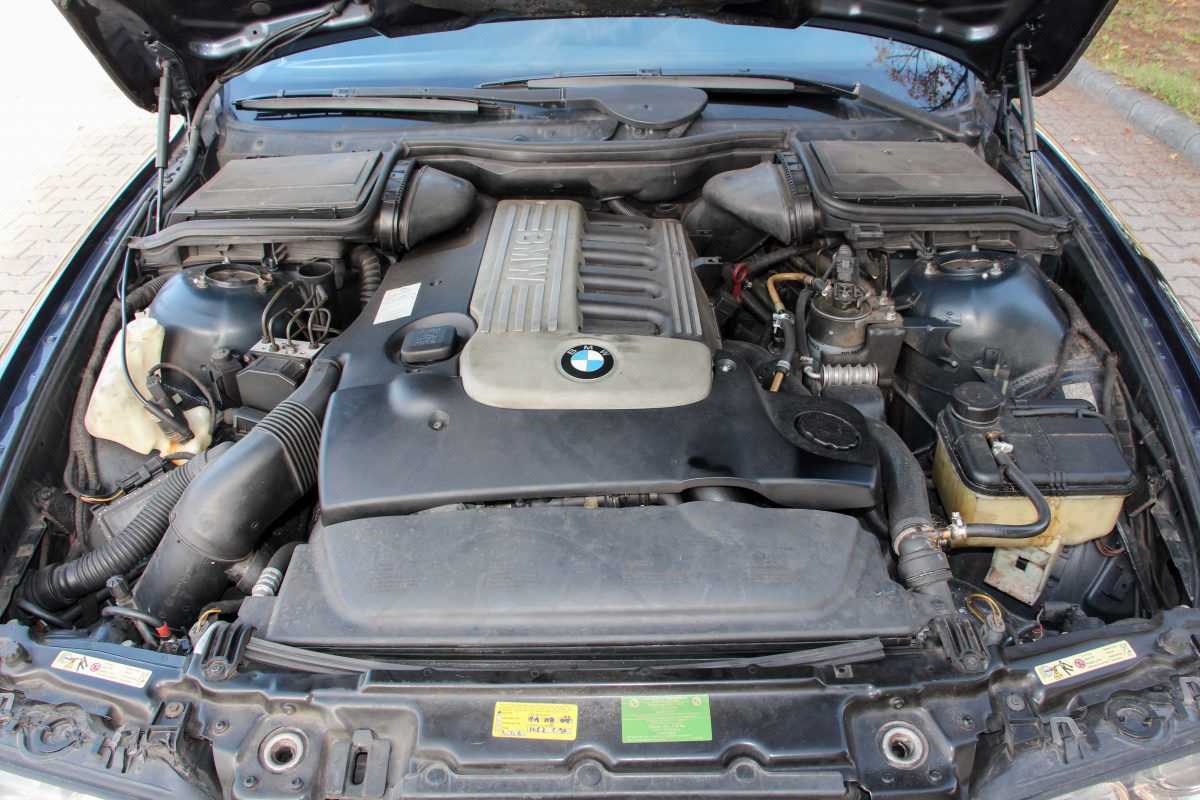 BMW 5-ÖS SOROZAT