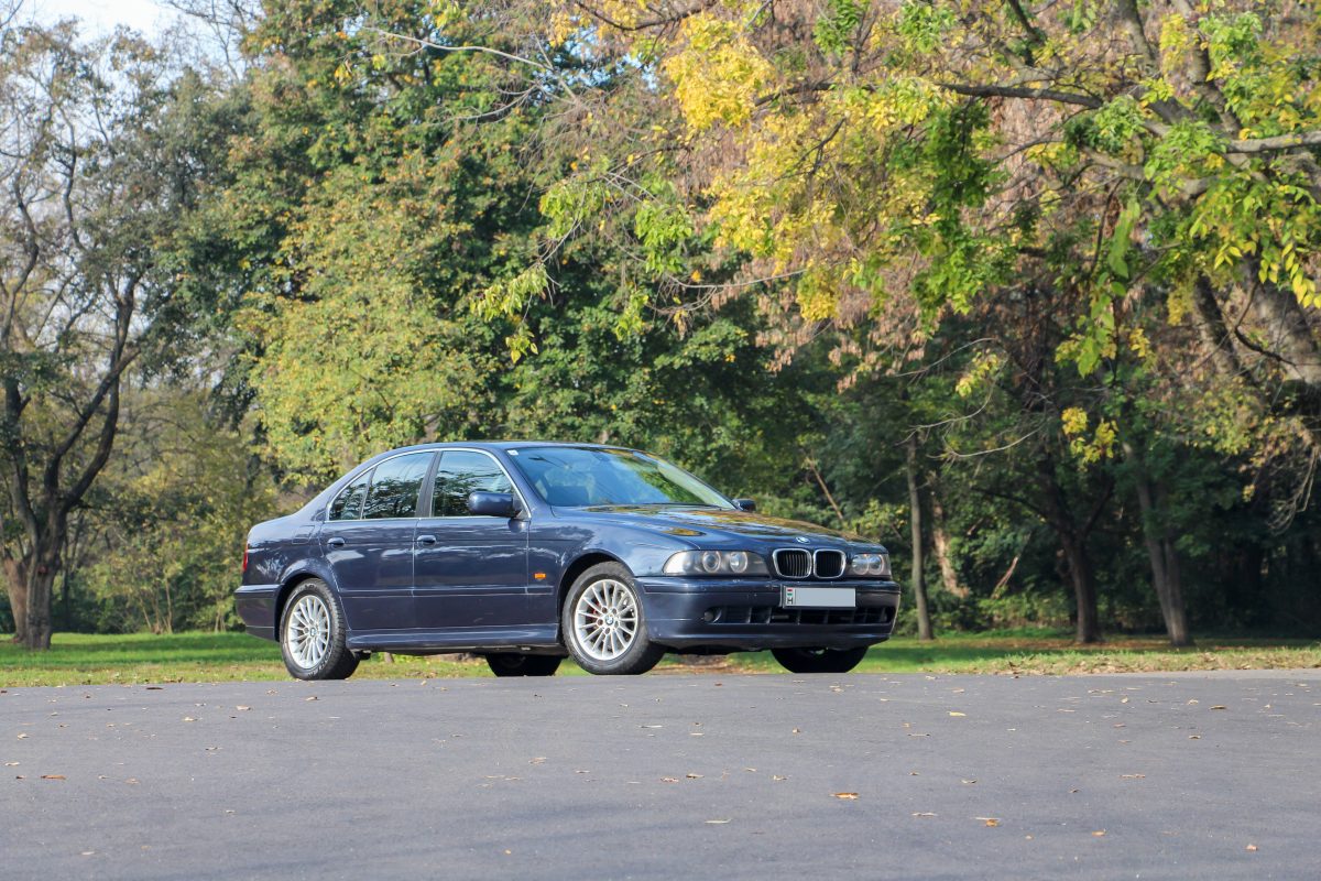 BMW 5-ÖS SOROZAT