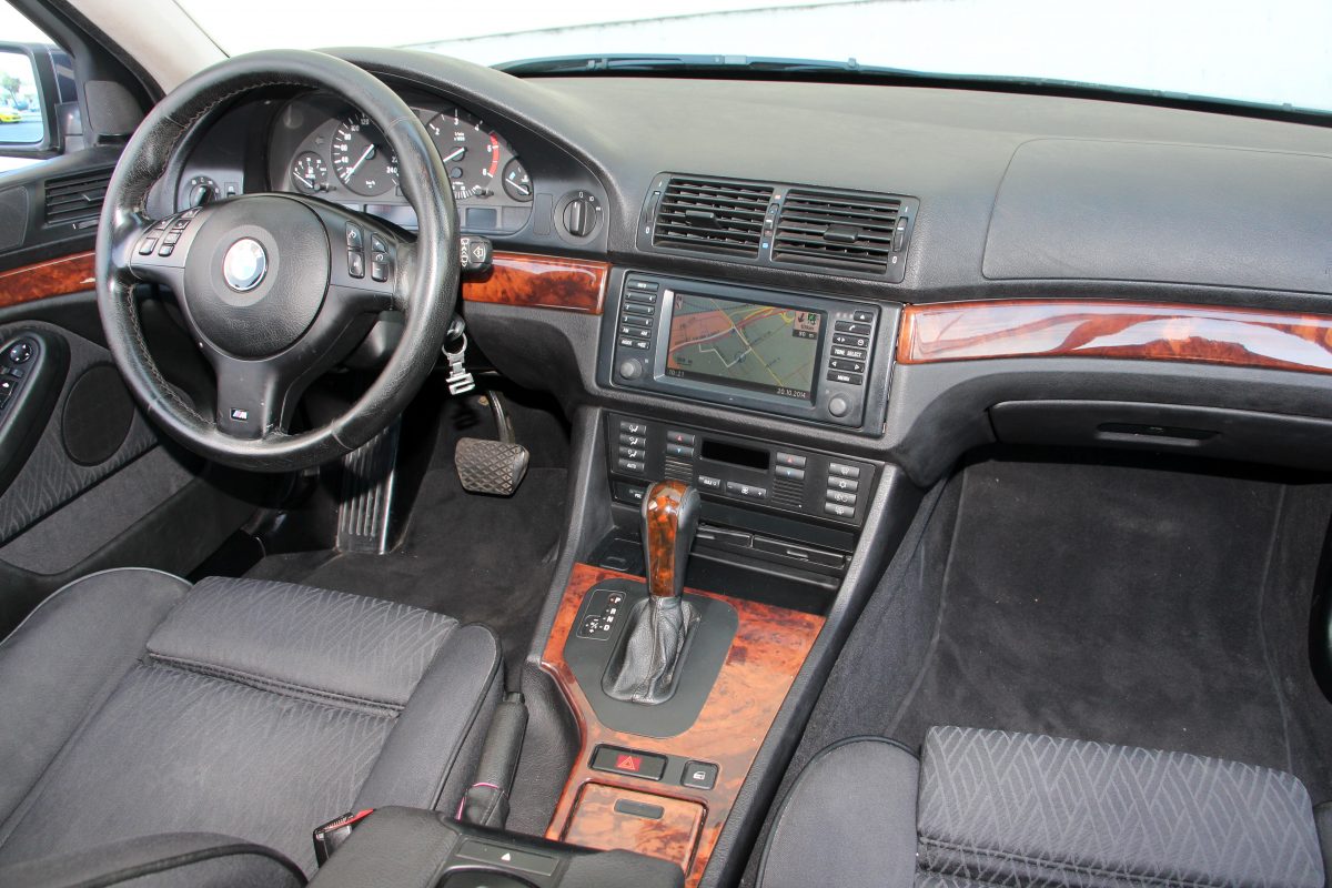 BMW 5-ÖS SOROZAT