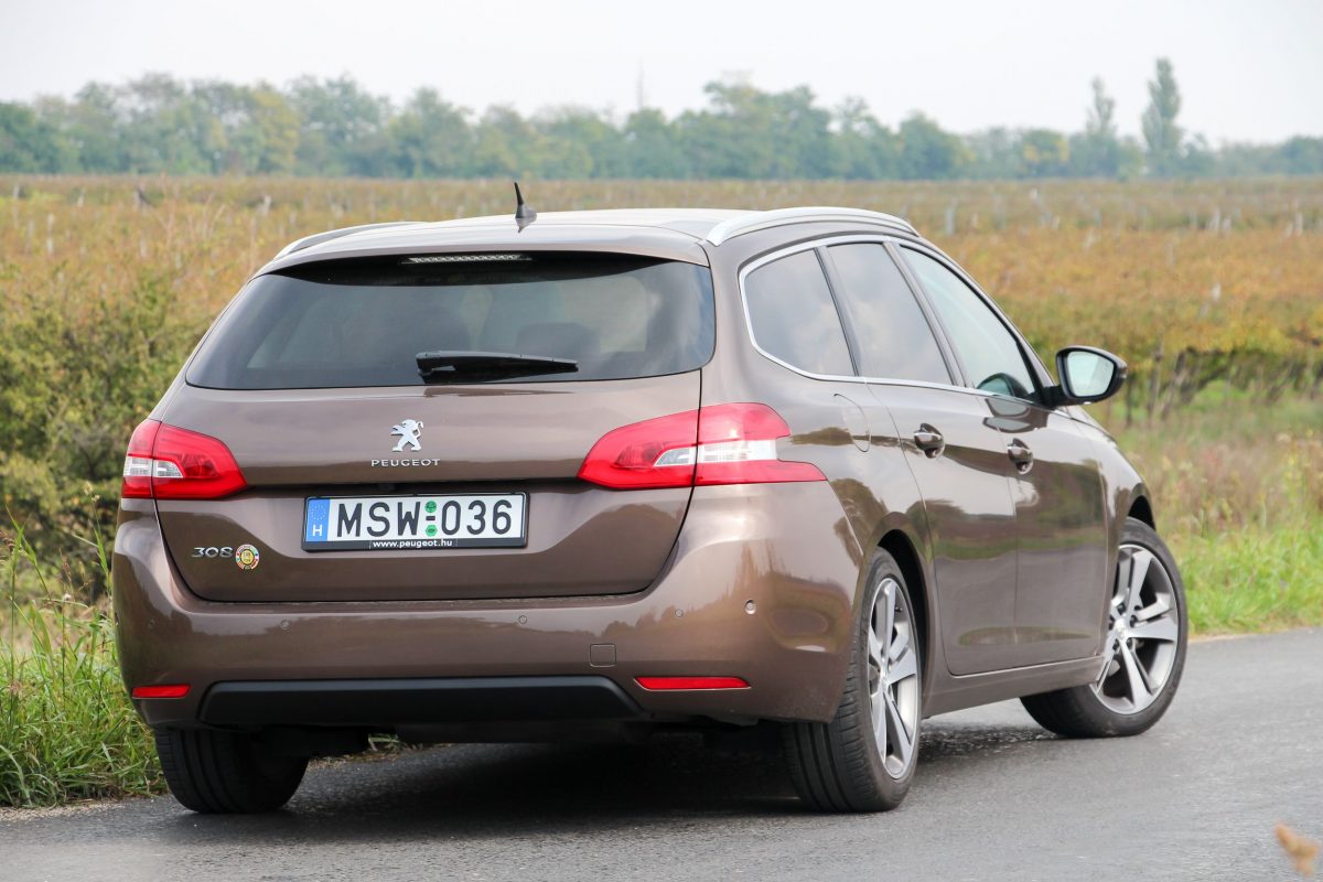 PEUGEOT 308