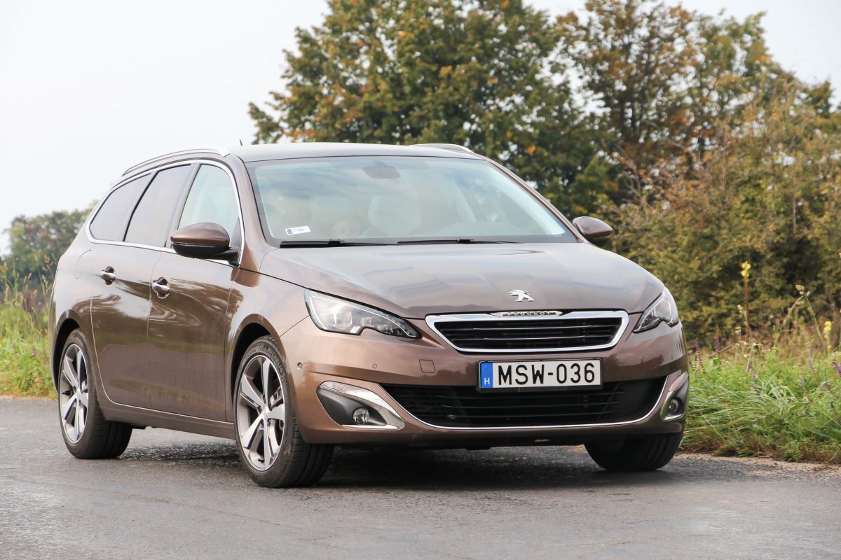 PEUGEOT 308