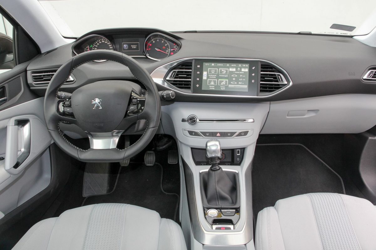 PEUGEOT 308