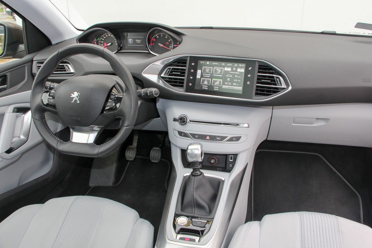 PEUGEOT 308