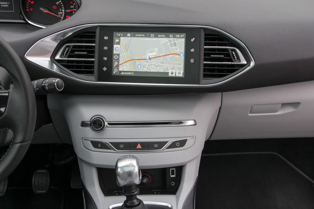 PEUGEOT 308