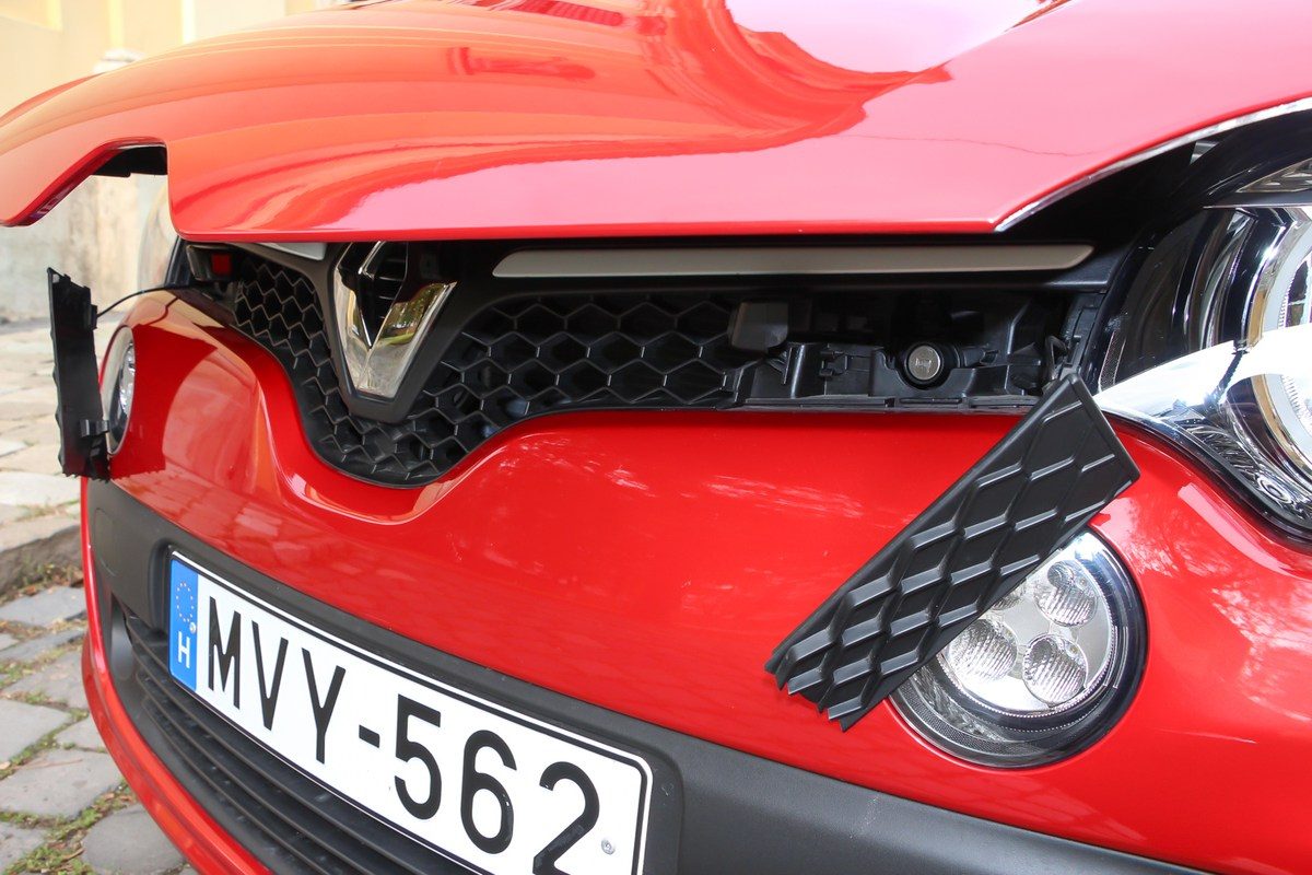 RENAULT