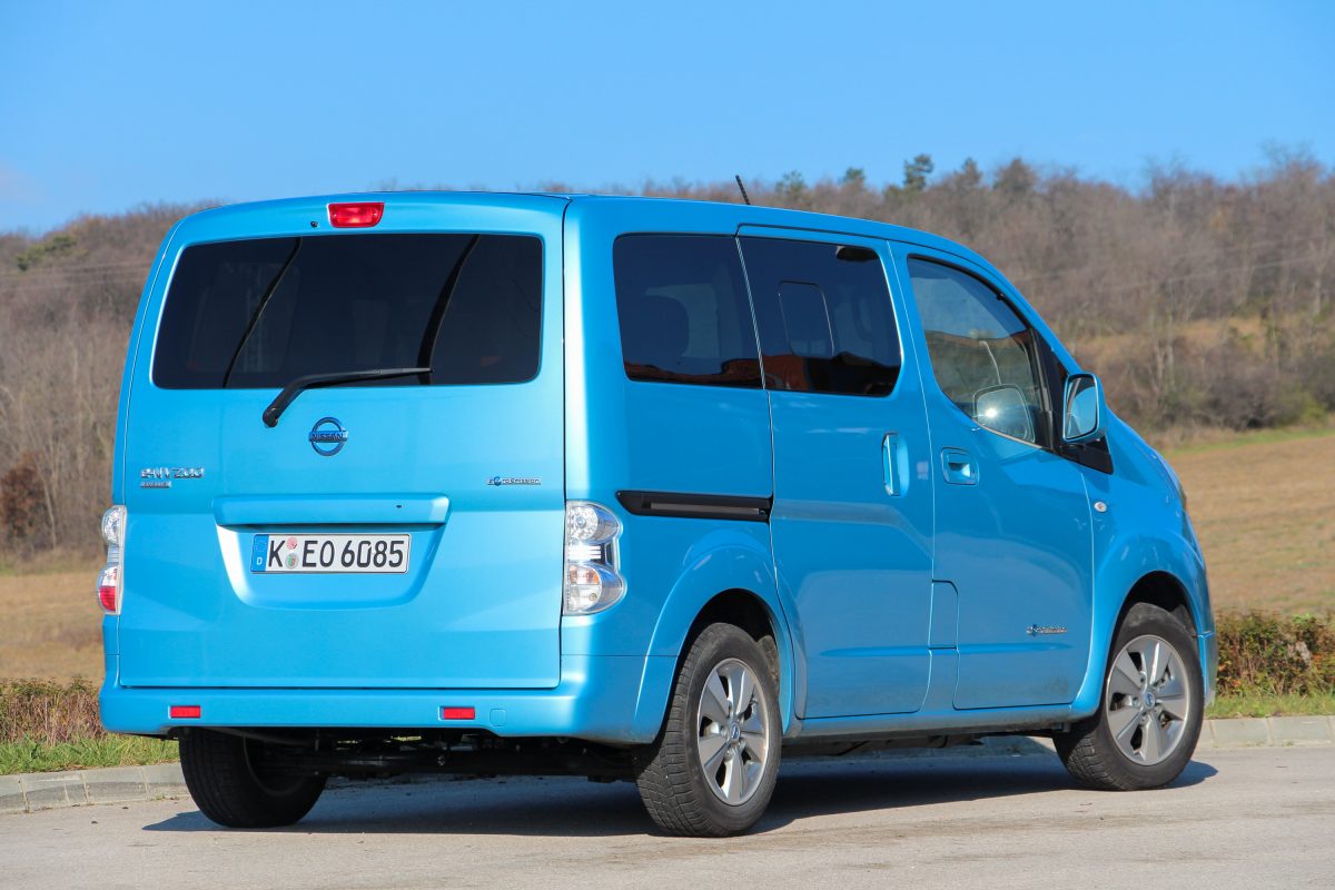 NISSAN NV200