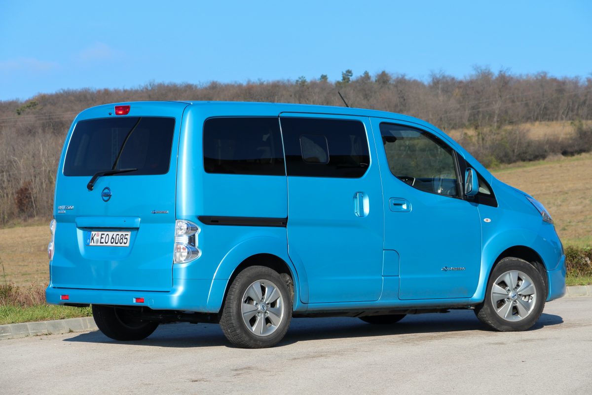 NISSAN NV200