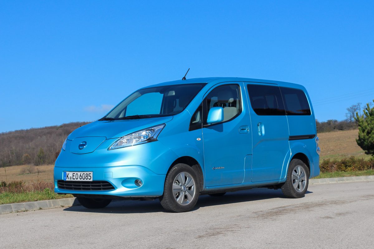 NISSAN NV200