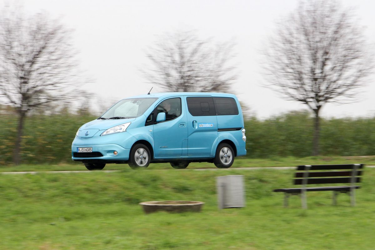 NISSAN NV200