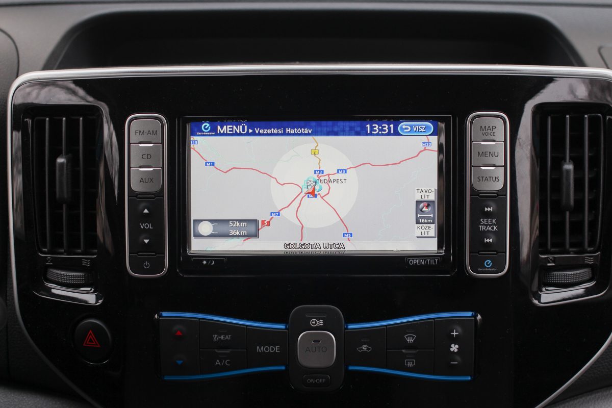 NISSAN NV200