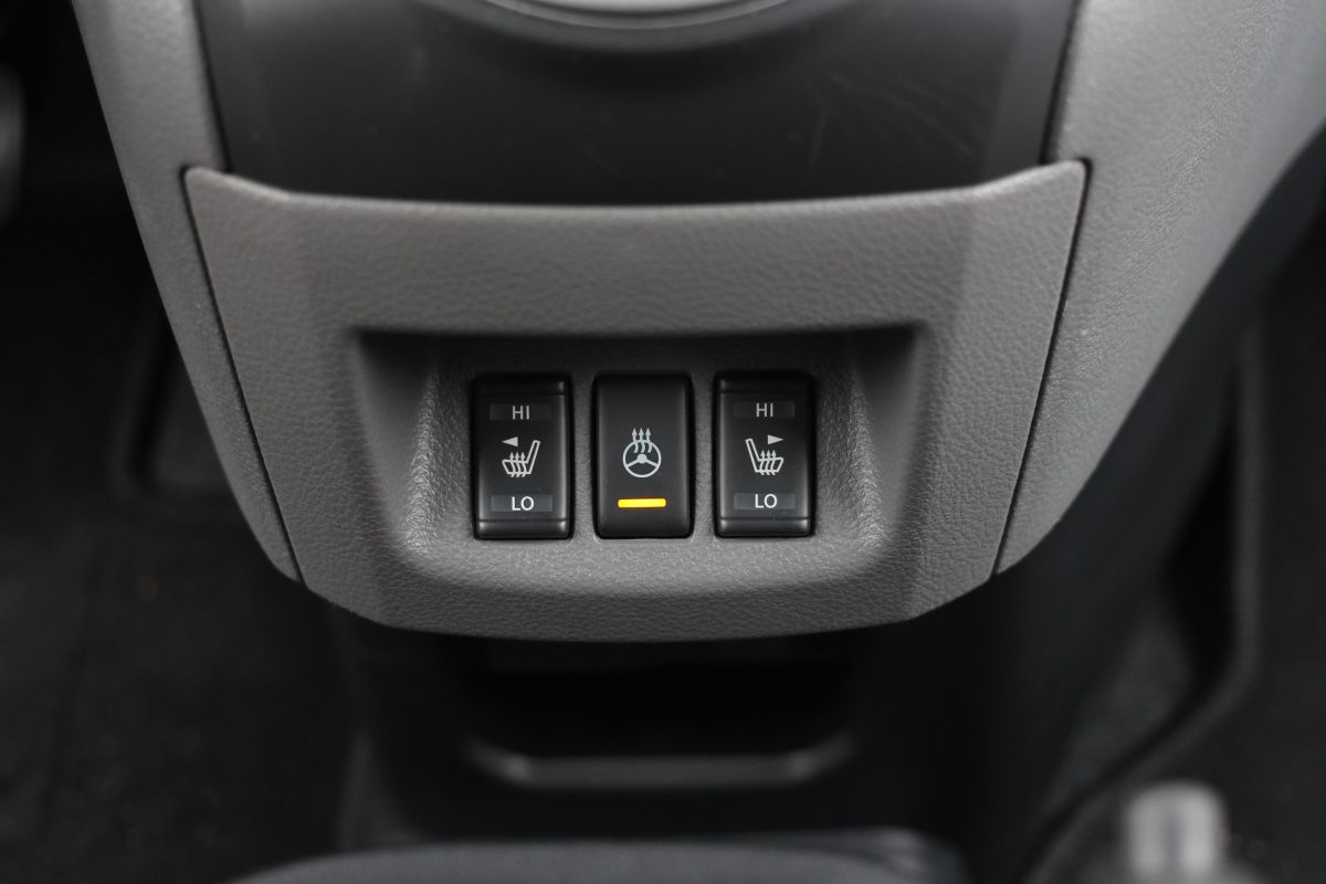 NISSAN NV200