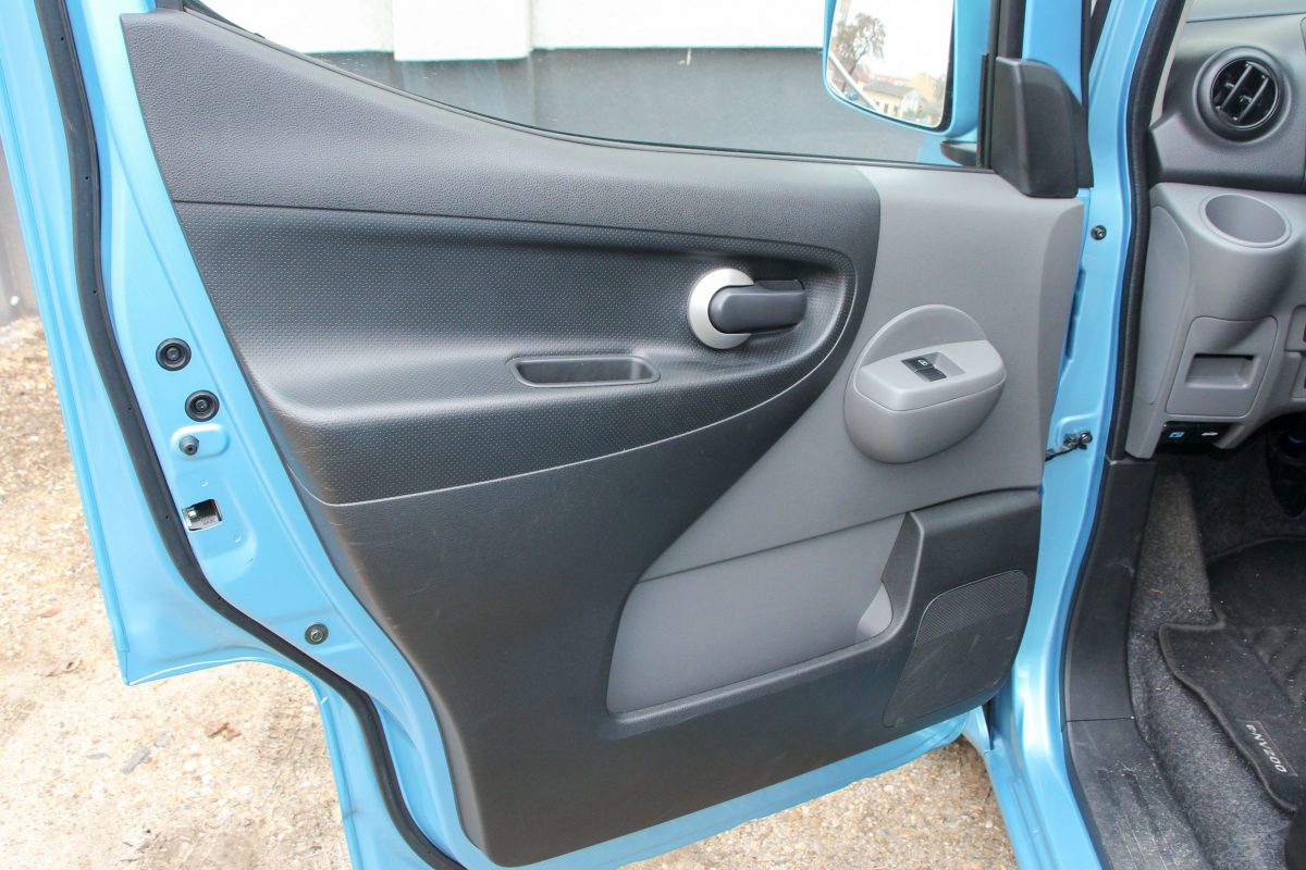 NISSAN NV200