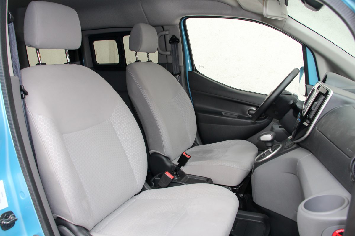 NISSAN NV200
